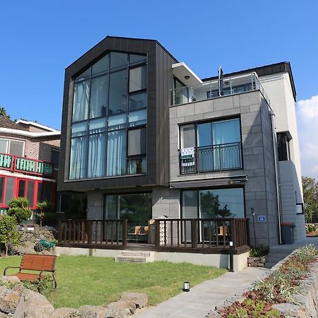 Plumeria Pension 济州市 外观 照片